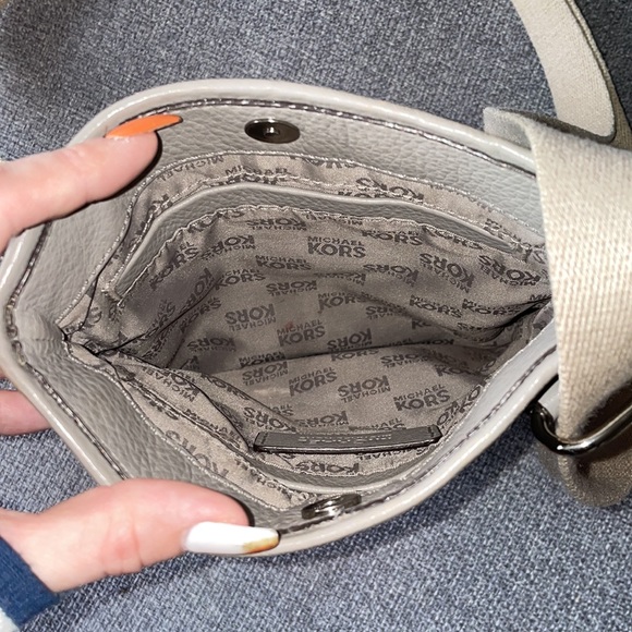 MICHAEL KORS CROSSBODY BAG - Picture 4 of 6